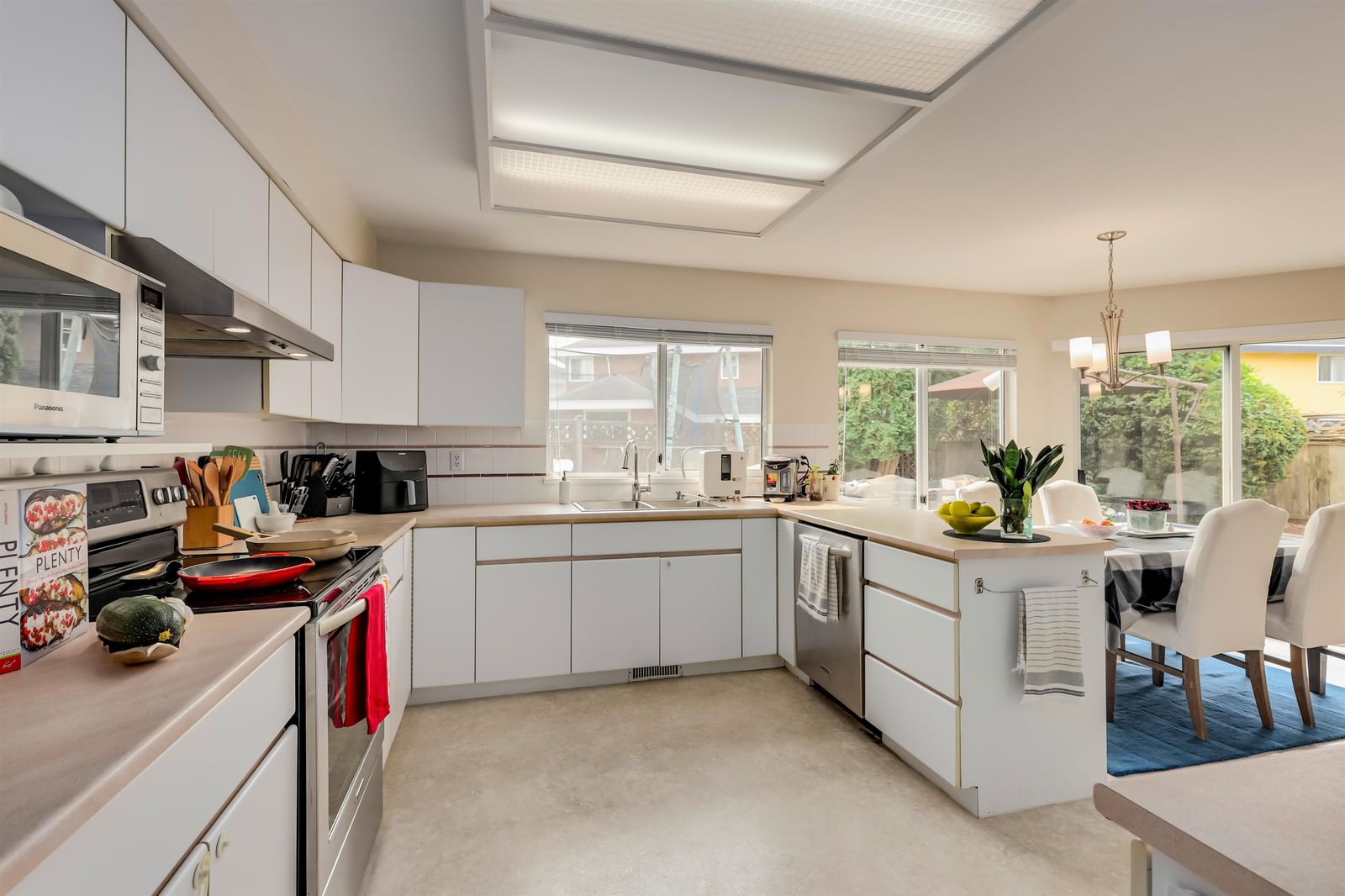 Listing Image 13