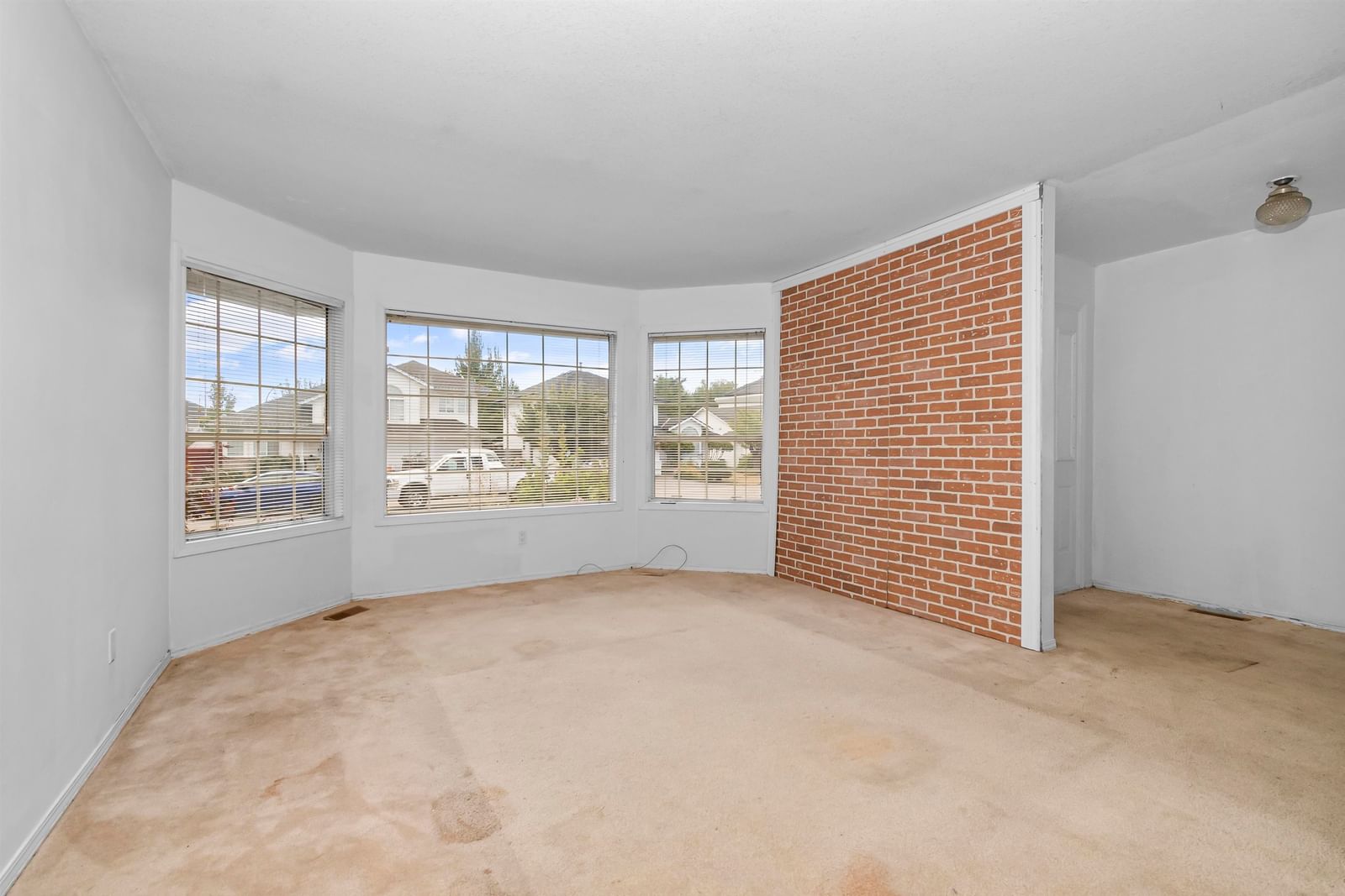 Listing Image 27