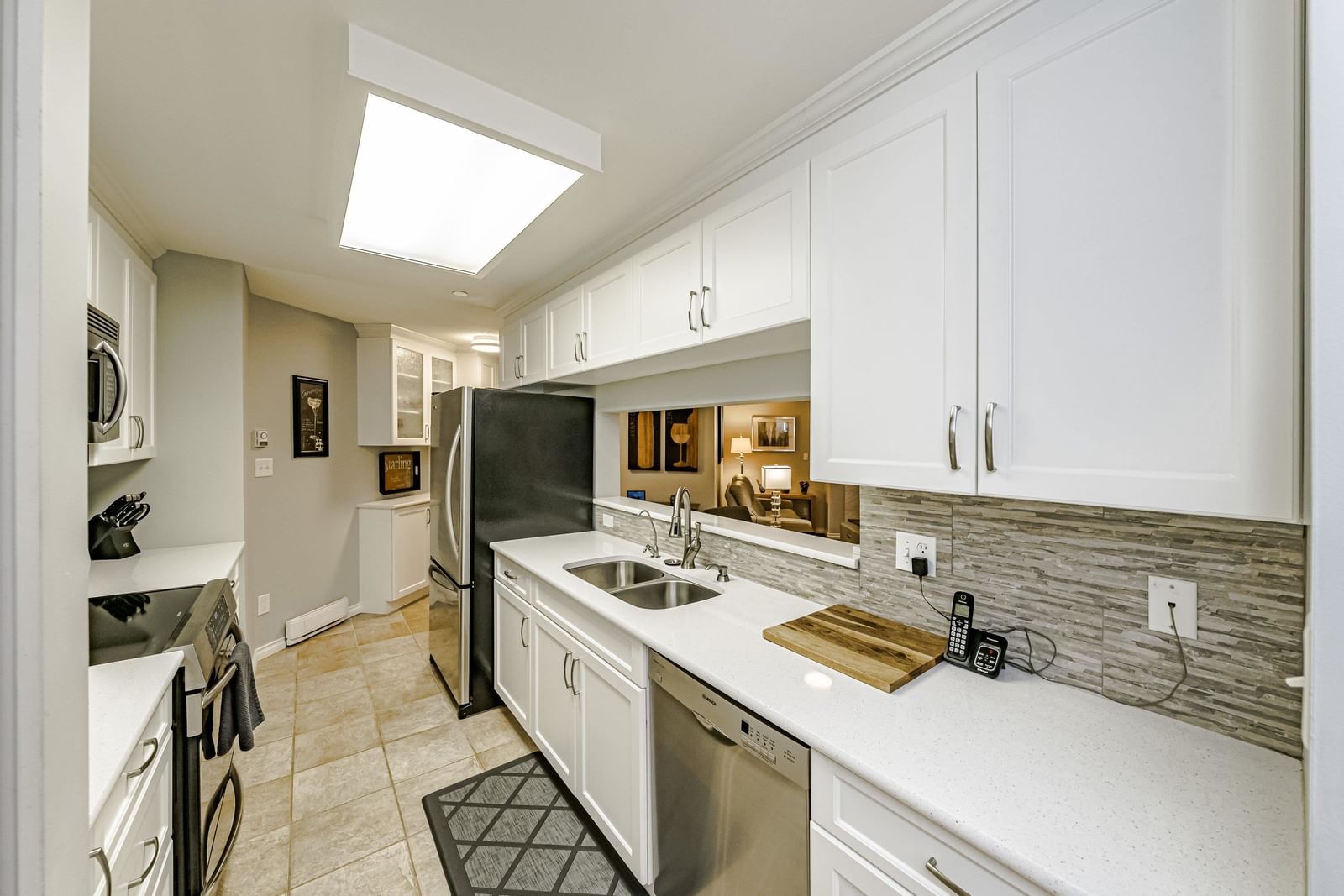 Listing Image 8
