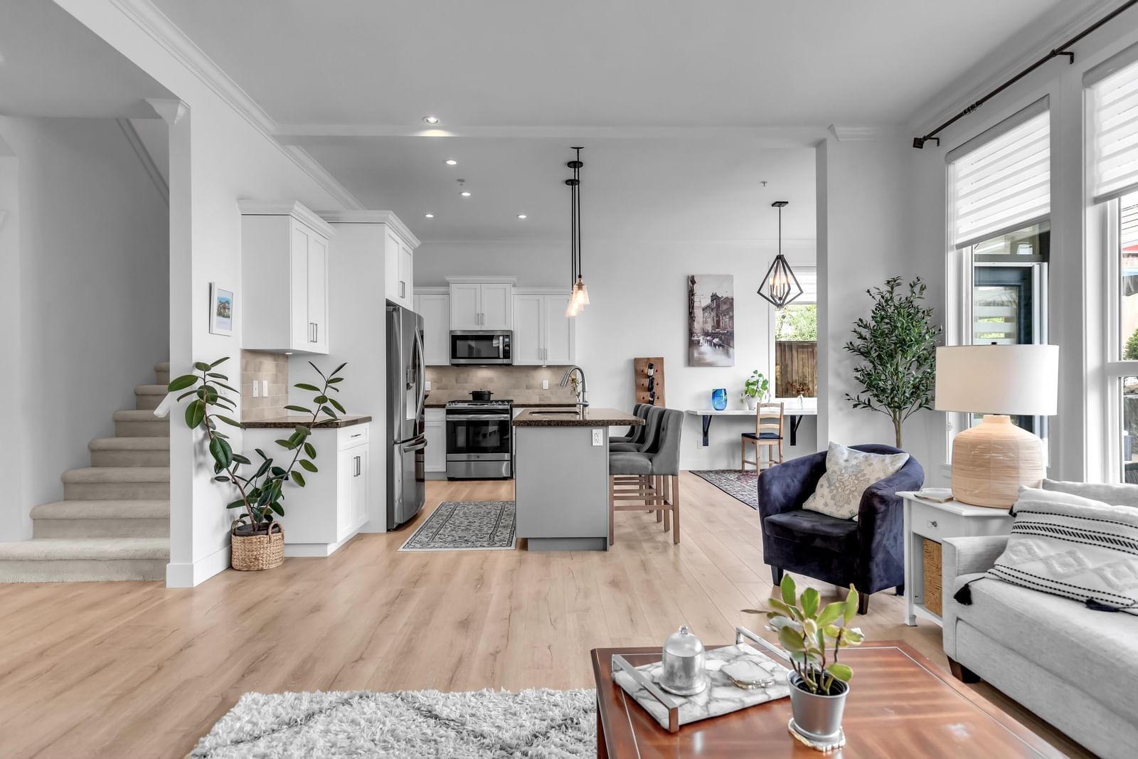 Listing Image 10