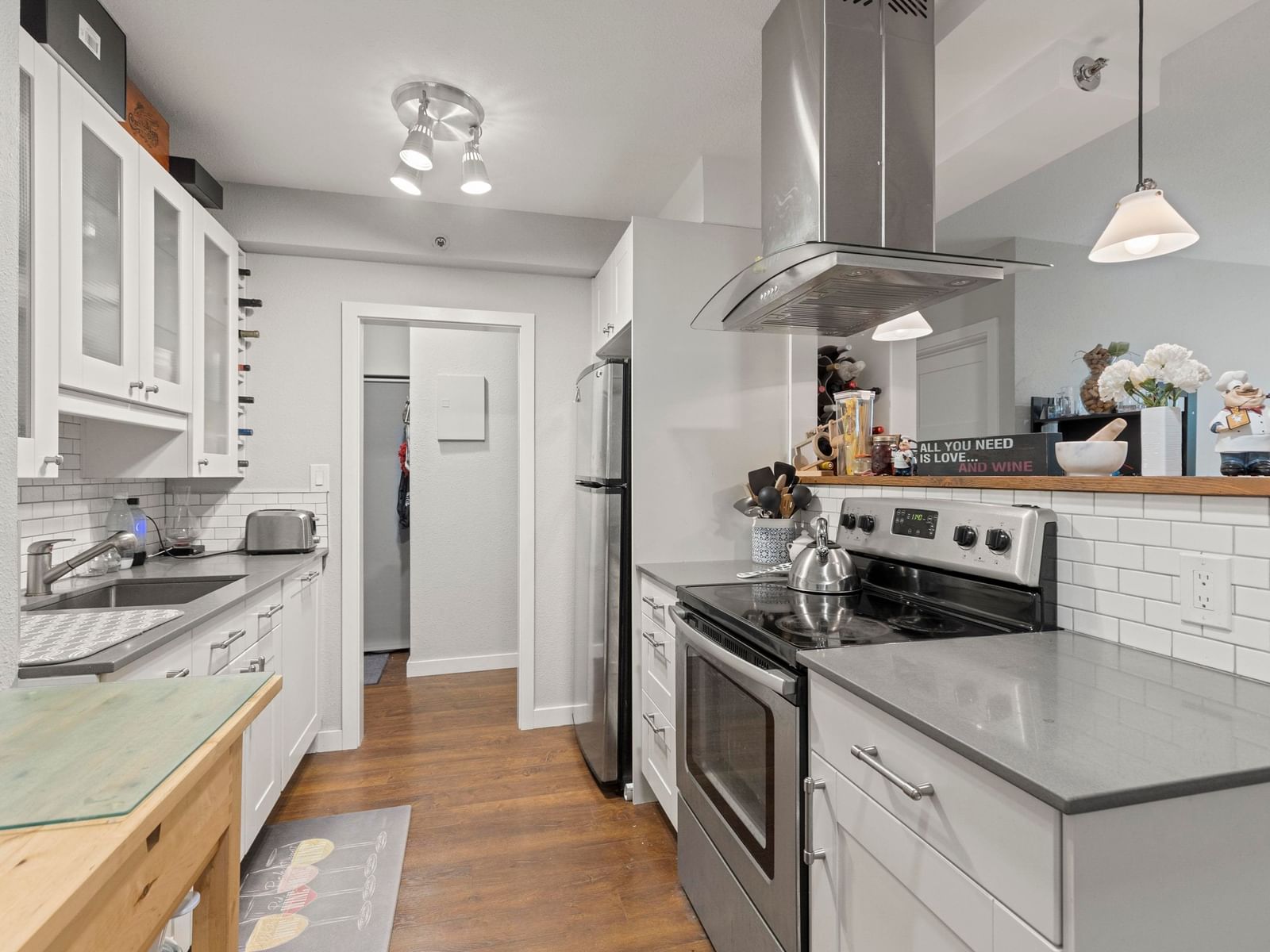 Listing Image 15