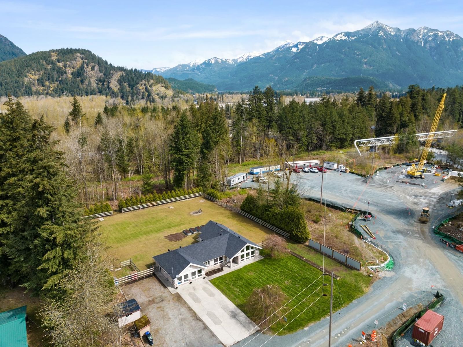 Listing Image 4