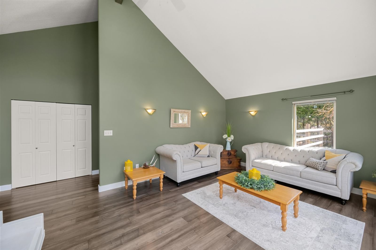 Listing Image 8