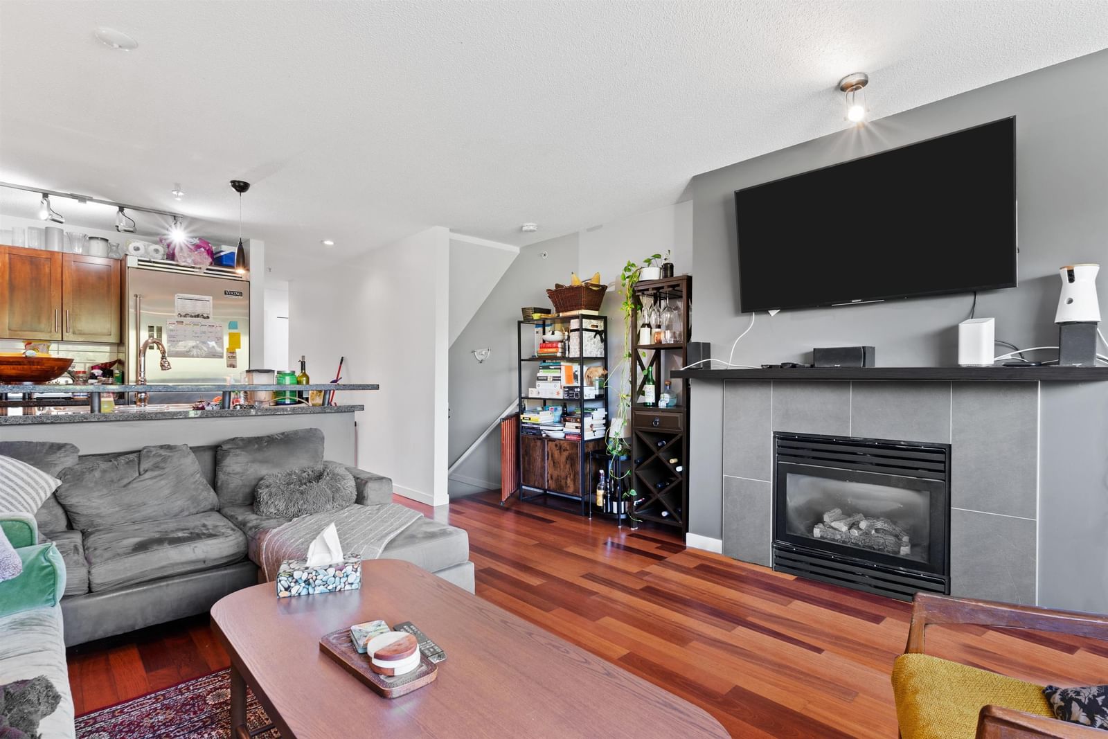 Listing Image 15