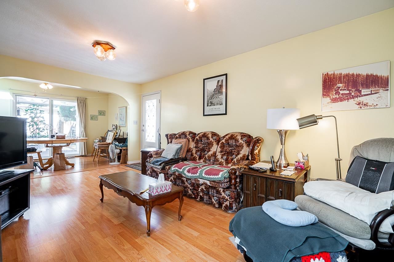 Listing Image 8