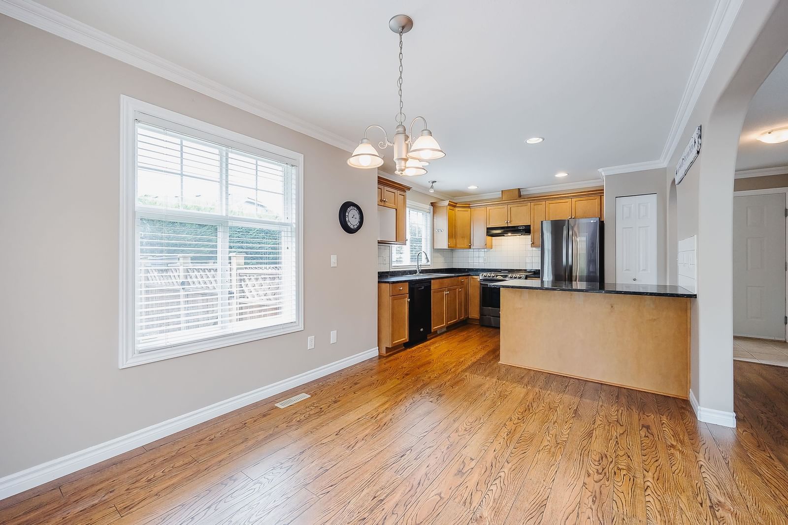 Listing Image 12