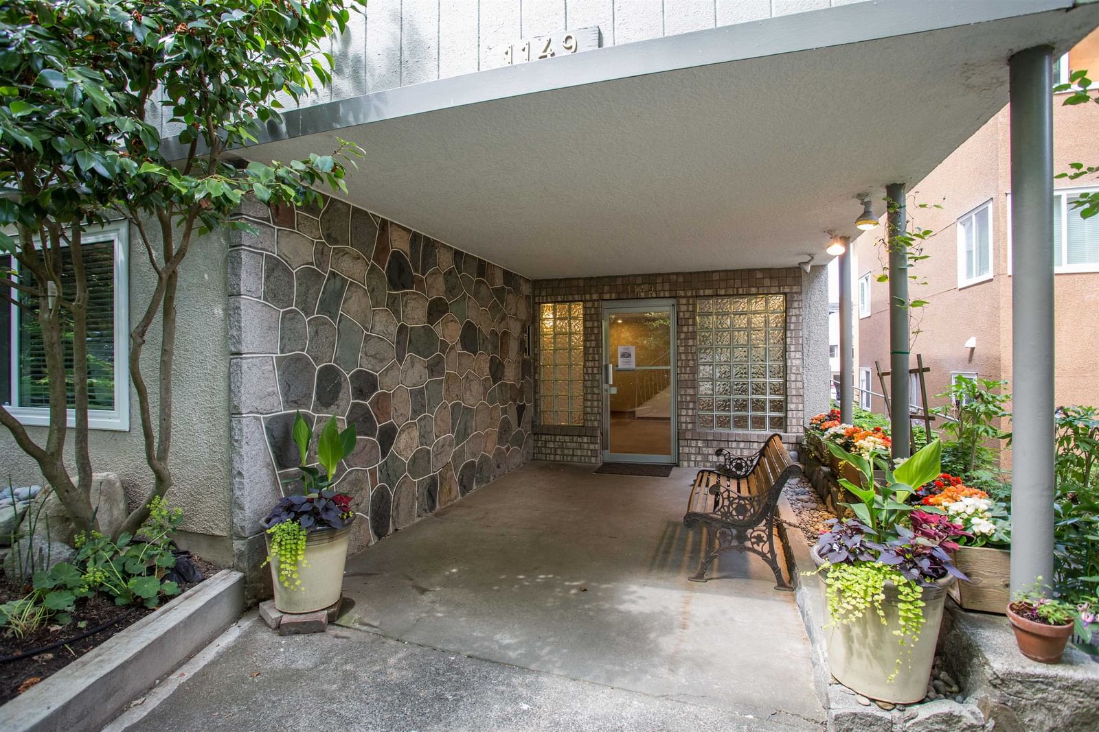 Listing Image 17