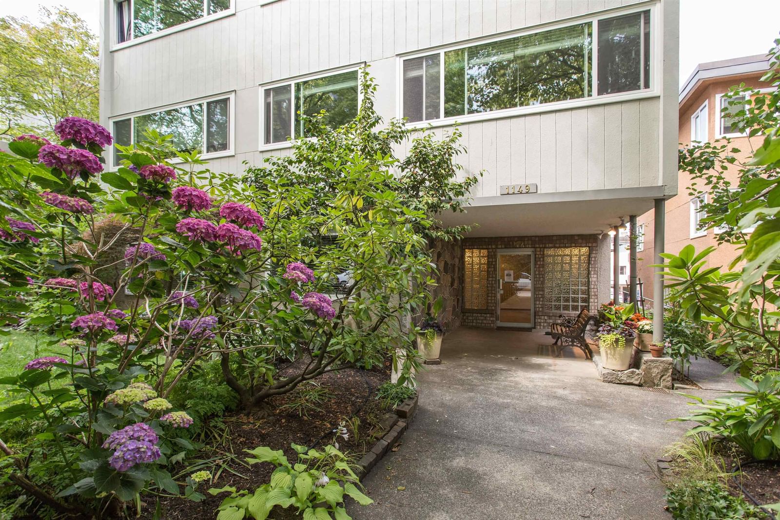 Listing Image 18