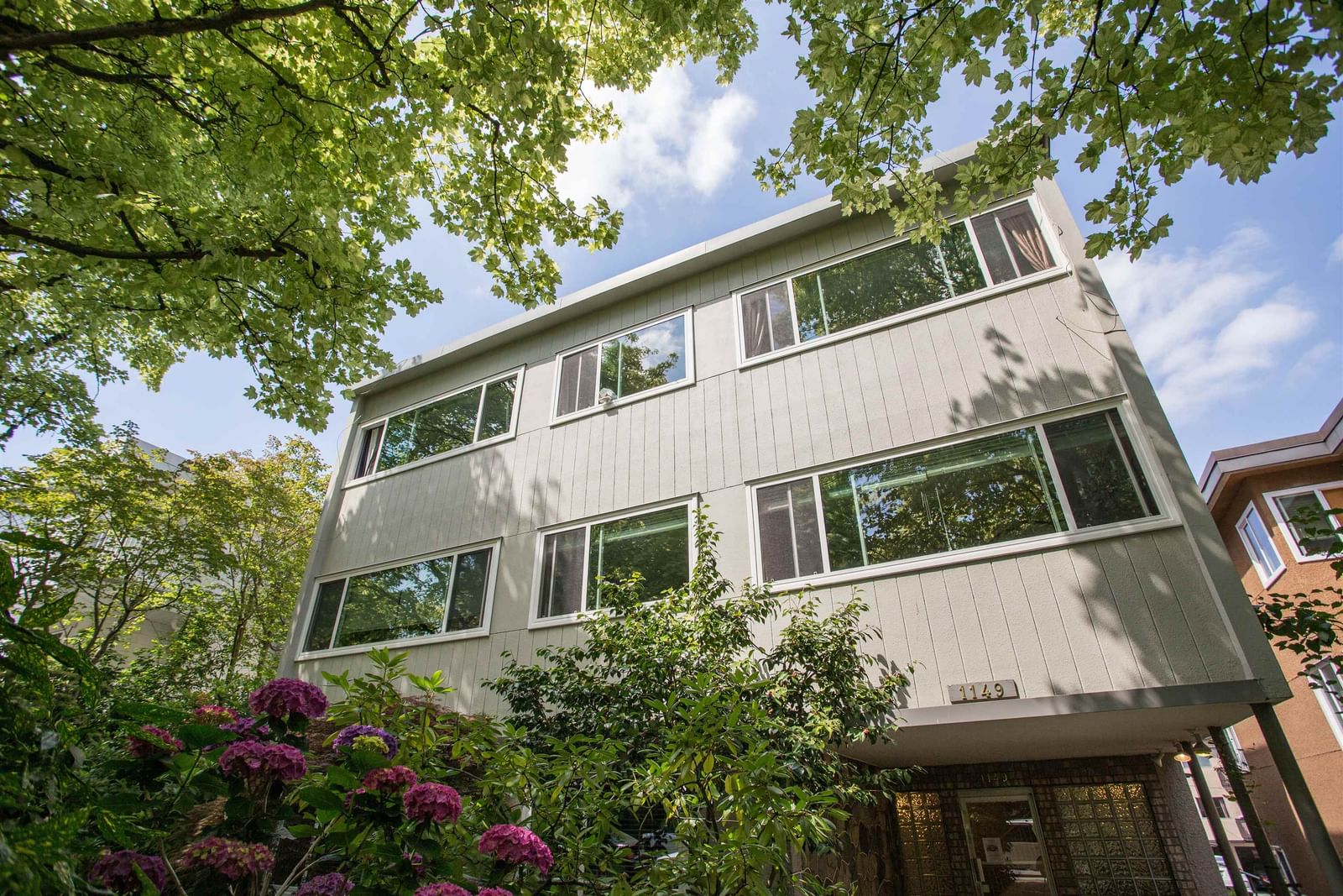 Listing Image 19