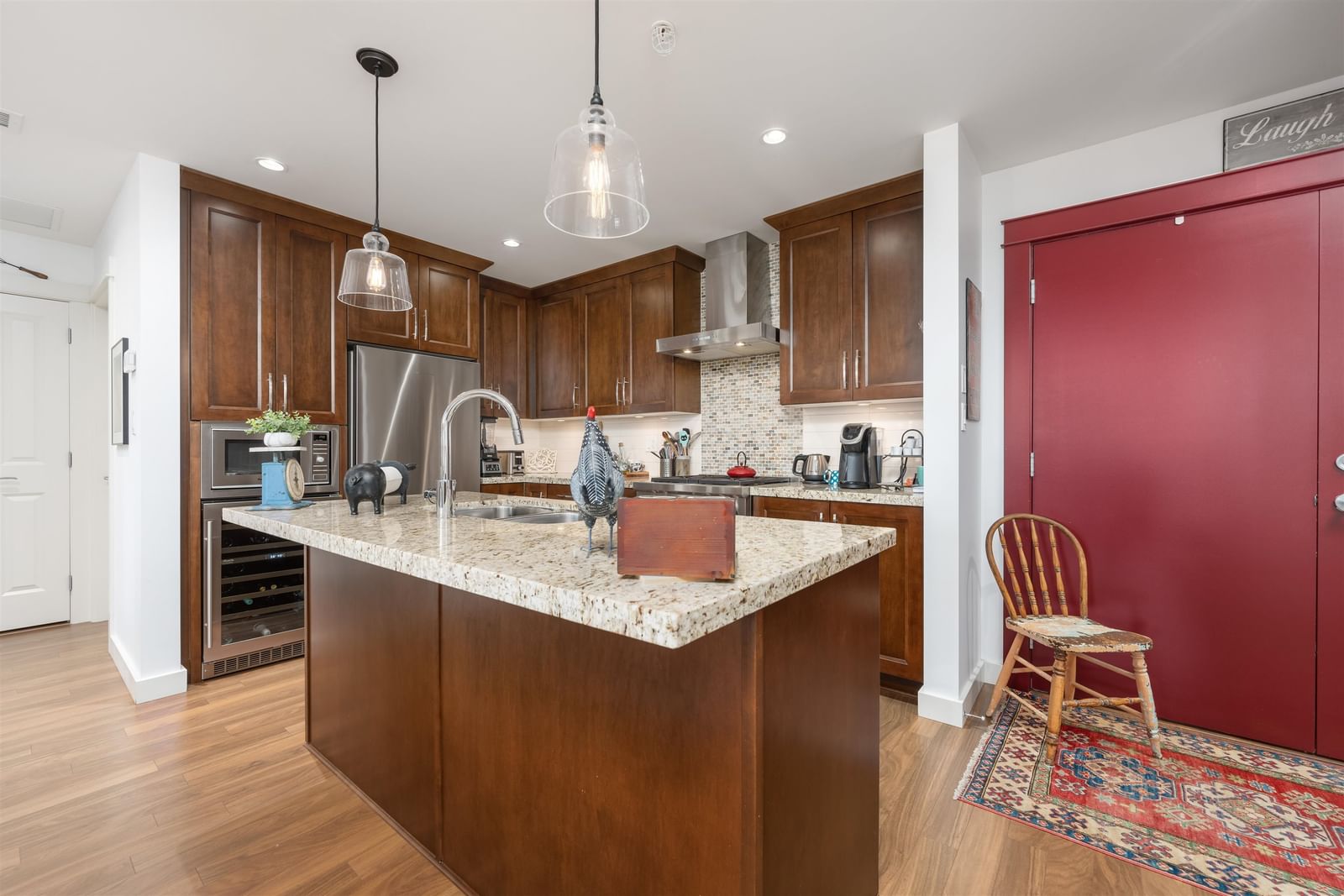 Listing Image 12