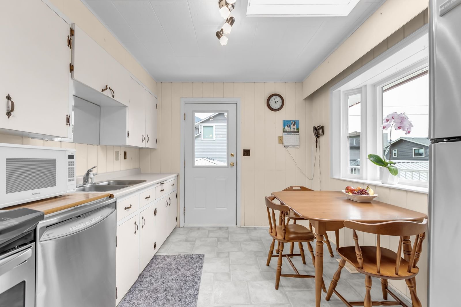 Listing Image 13