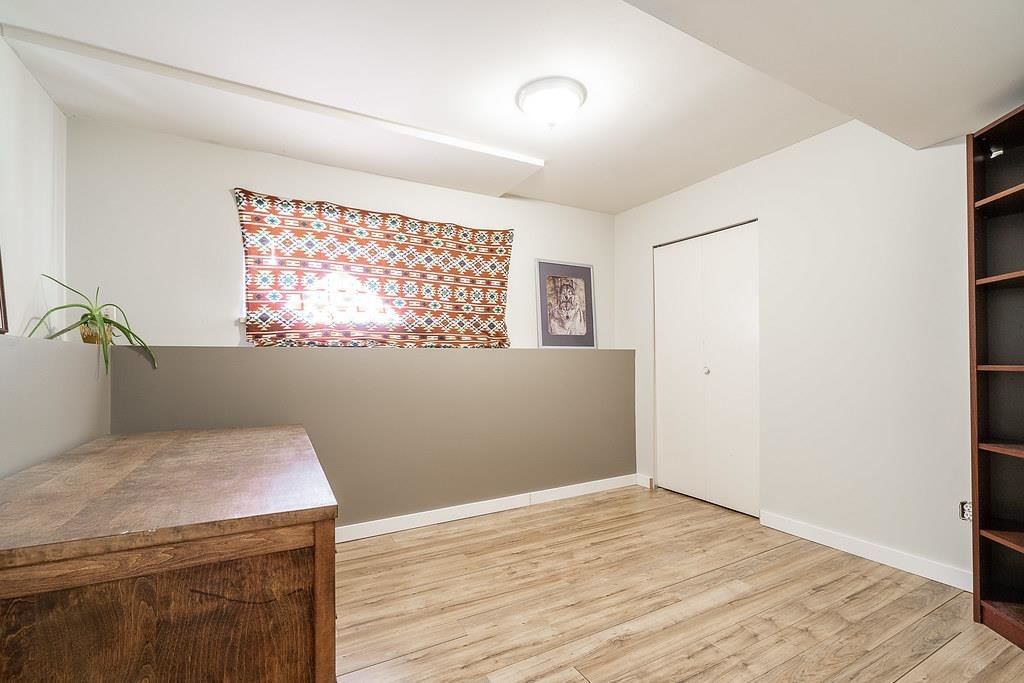 Listing Image 26