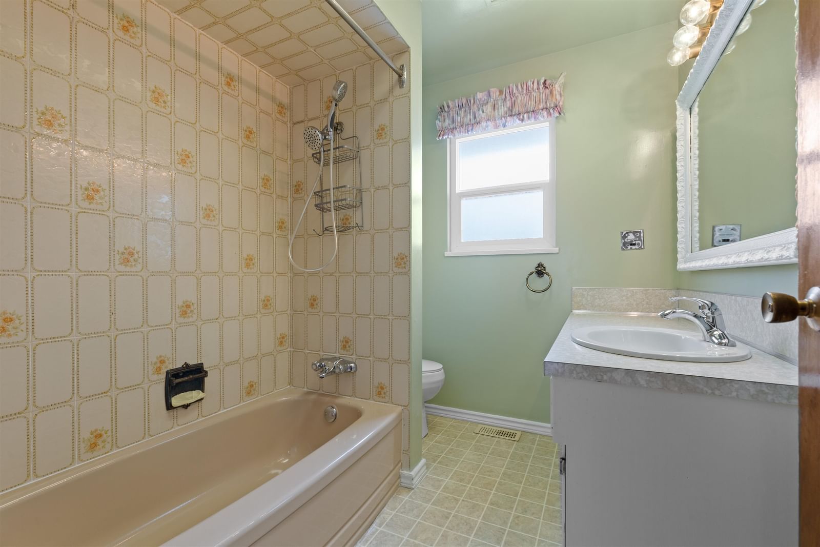Listing Image 17