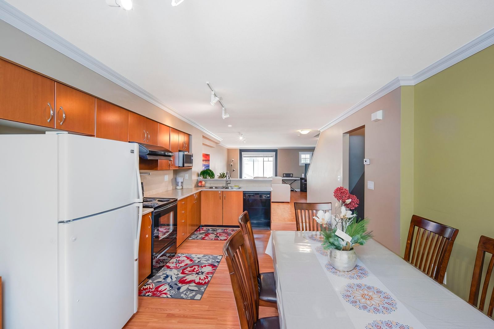 Listing Image 14