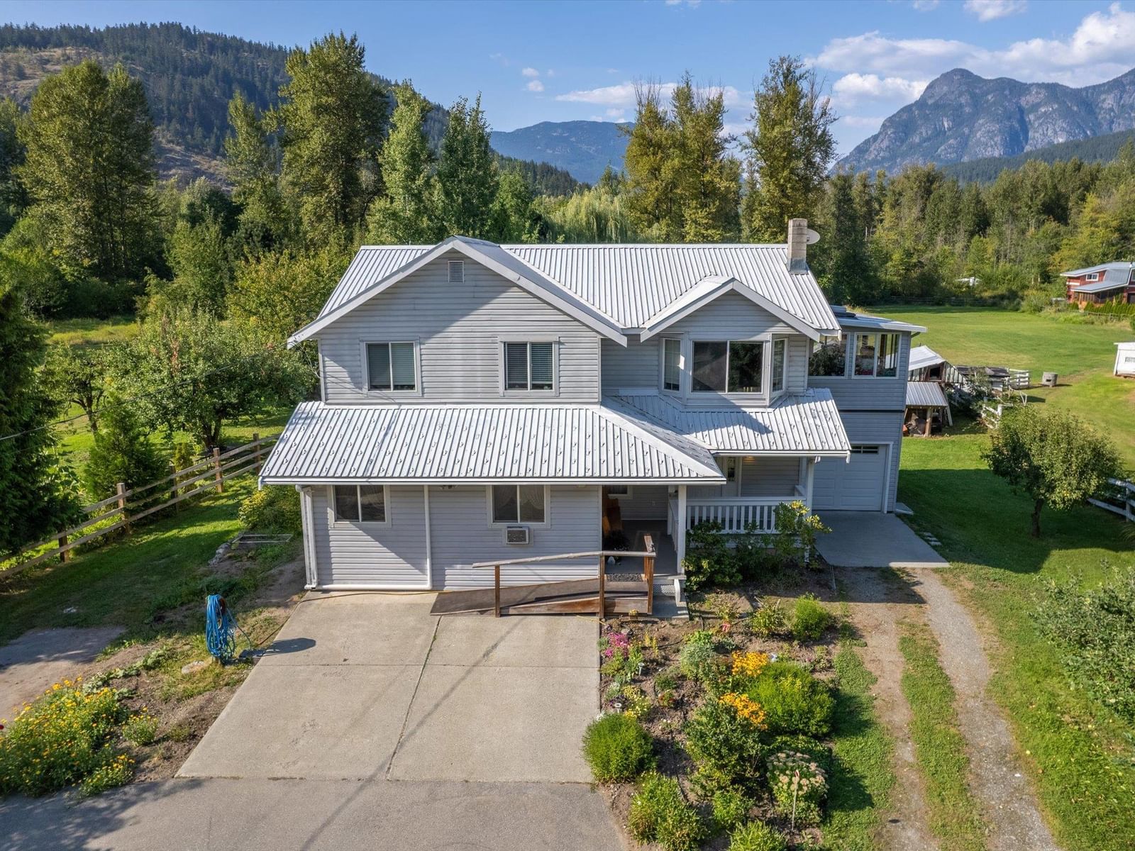 Listing Image 1