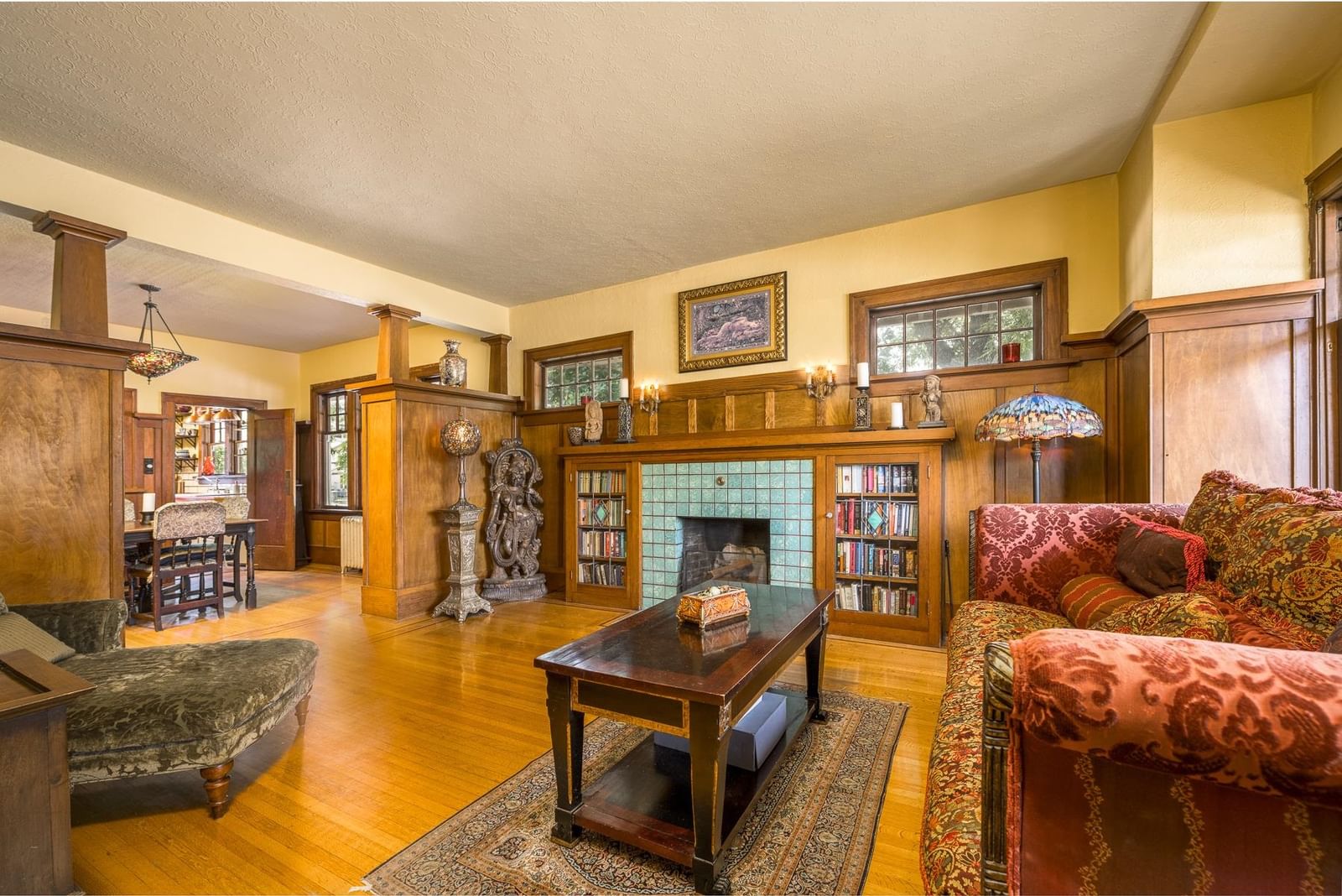 Listing Image 4
