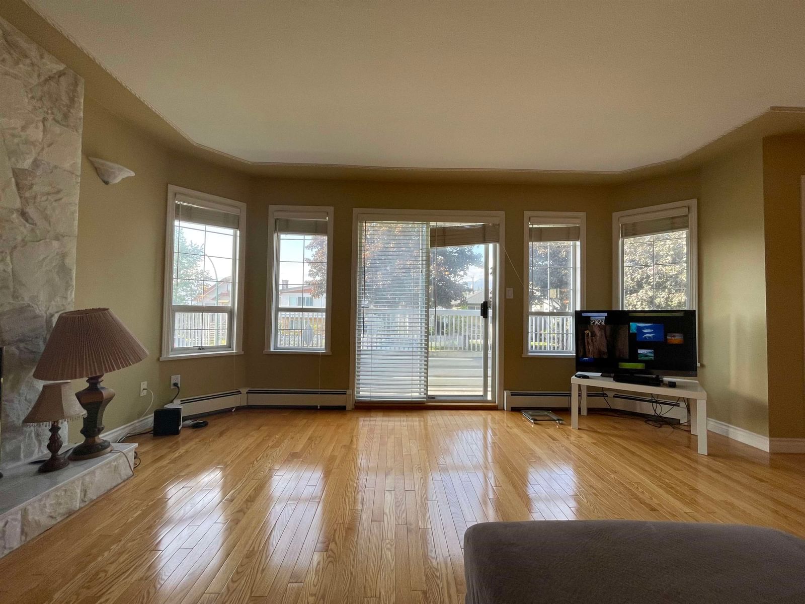 Listing Image 13