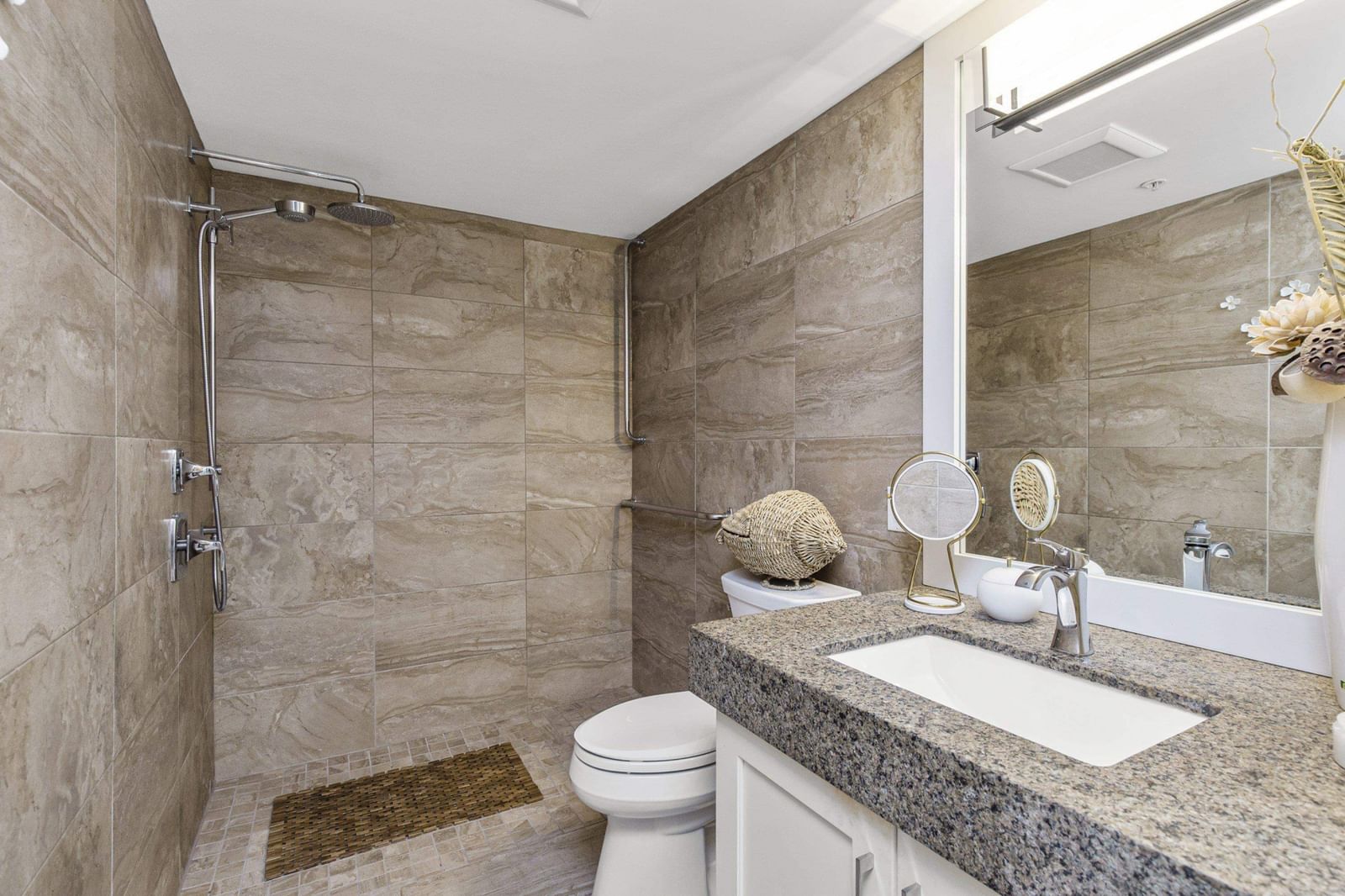 Listing Image 27