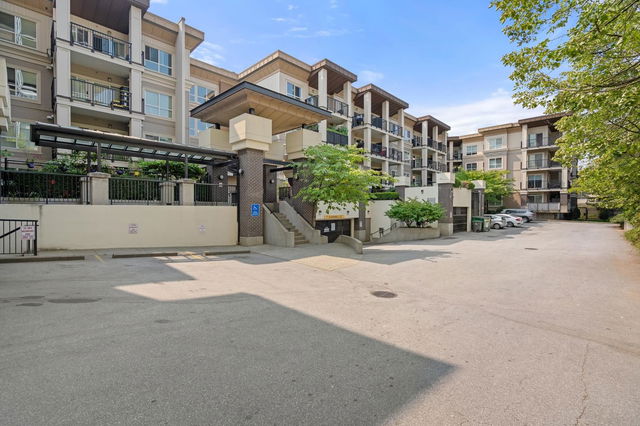 416 - 9655 King George Boulevard
