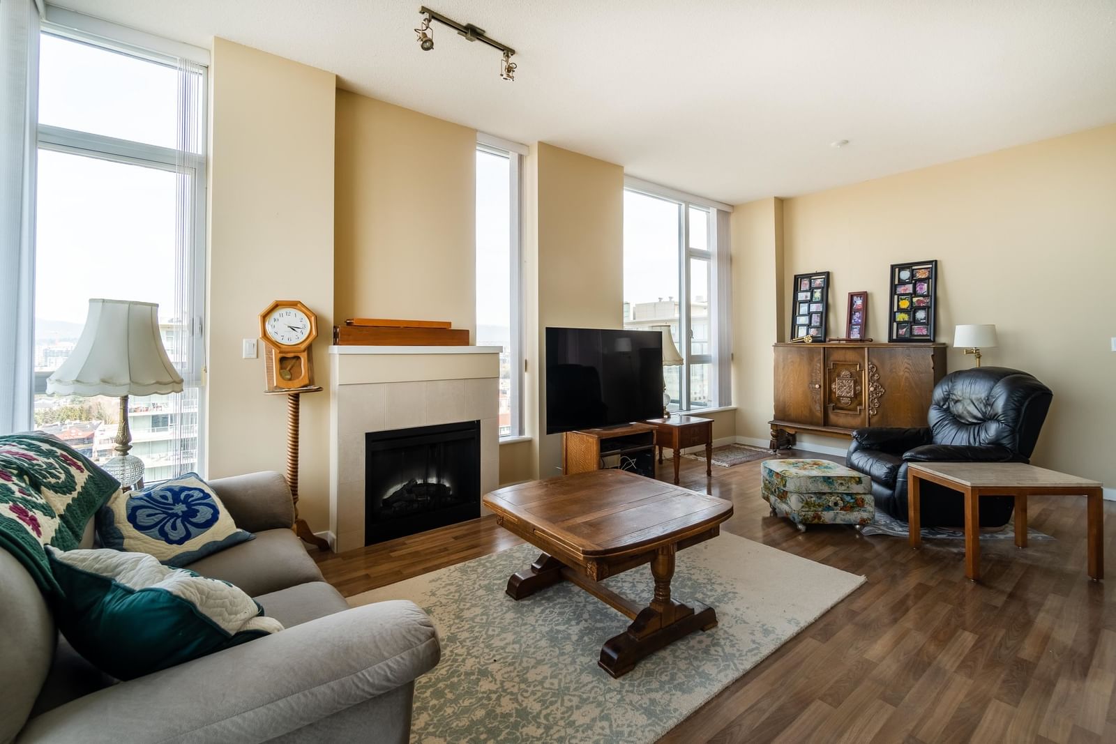 Listing Image 15