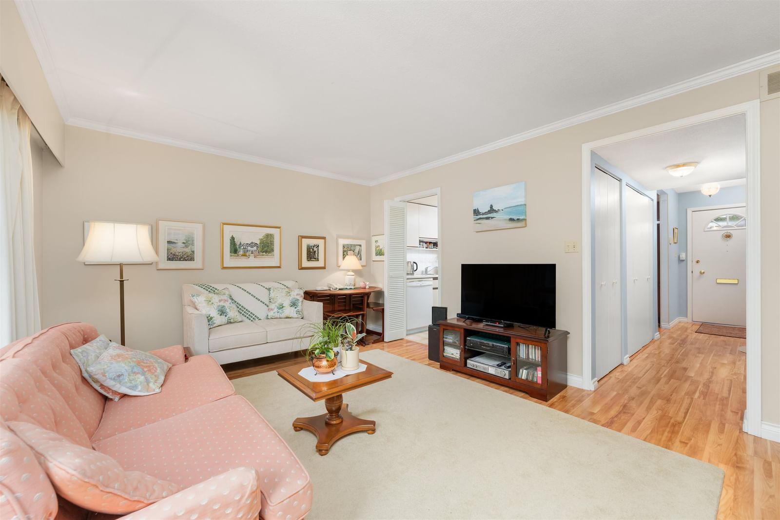Listing Image 6