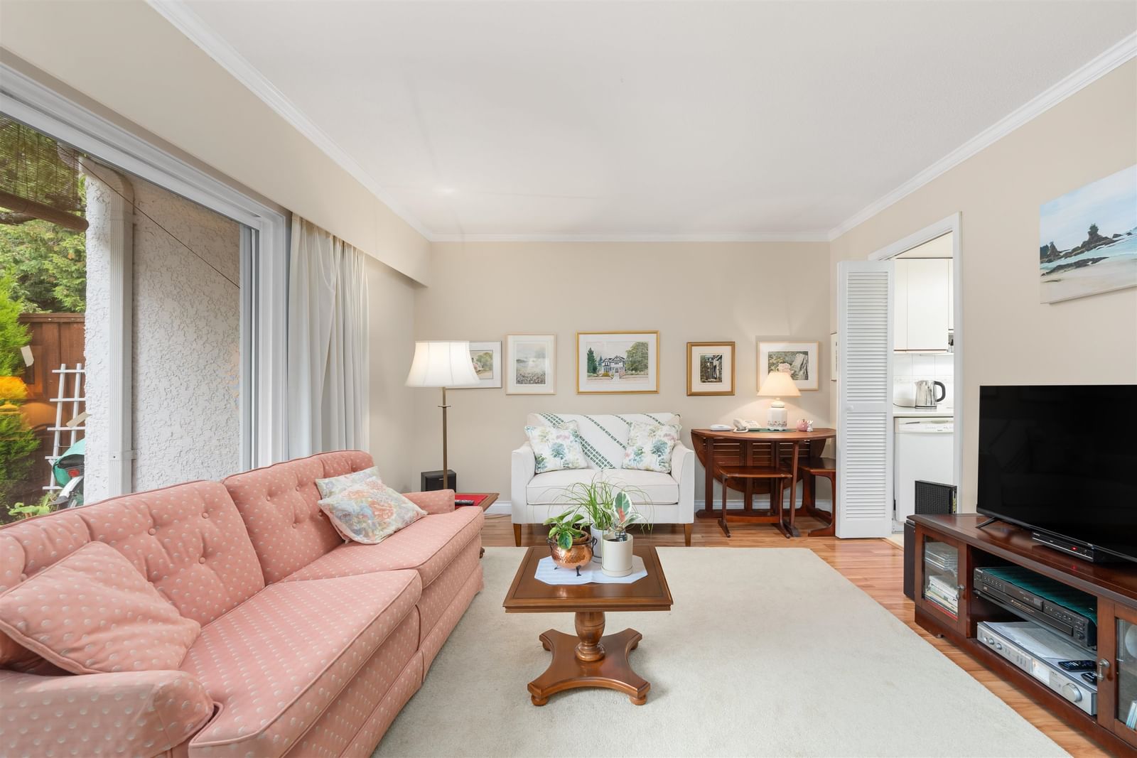 Listing Image 9