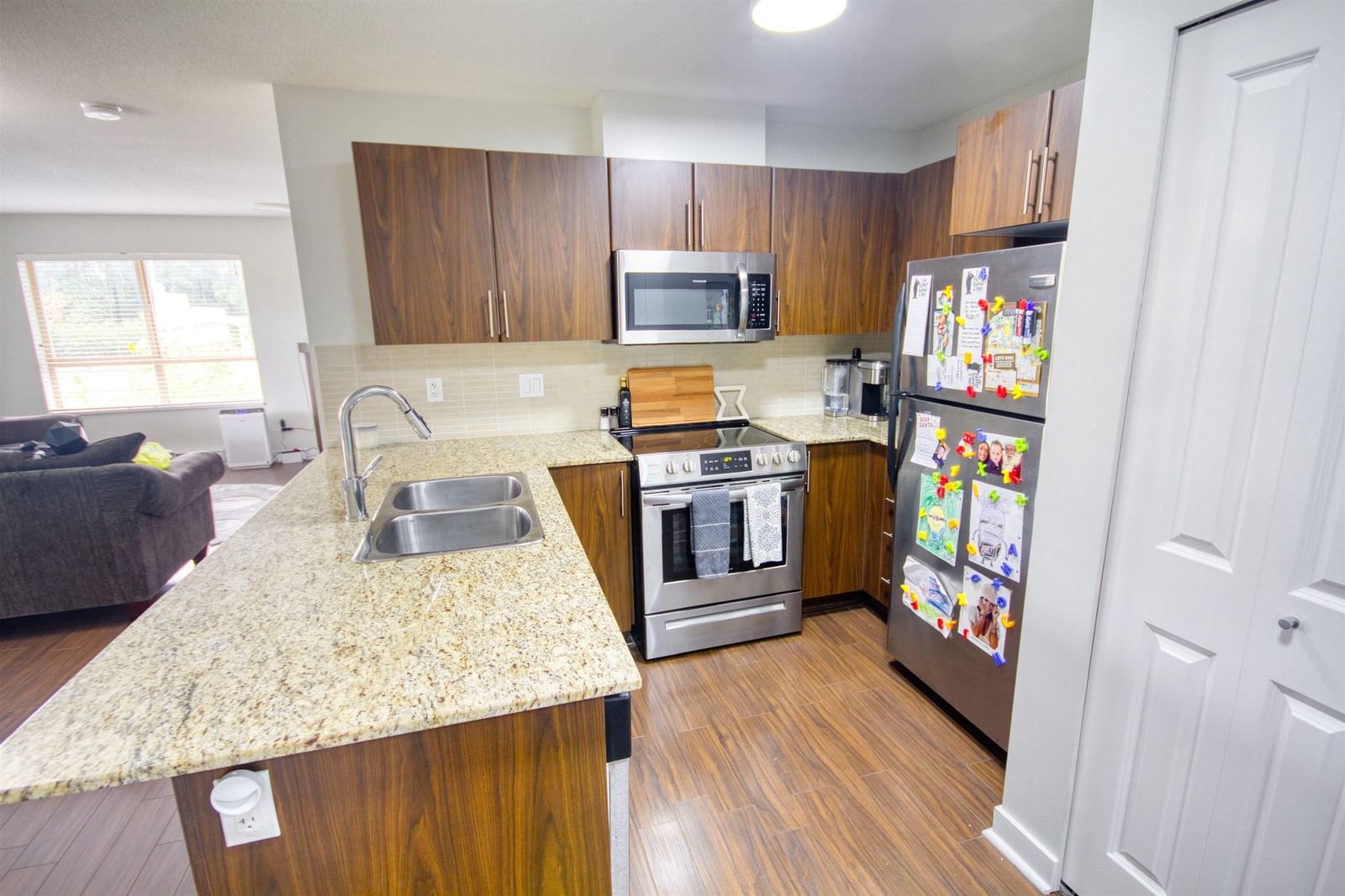 Listing Image 15