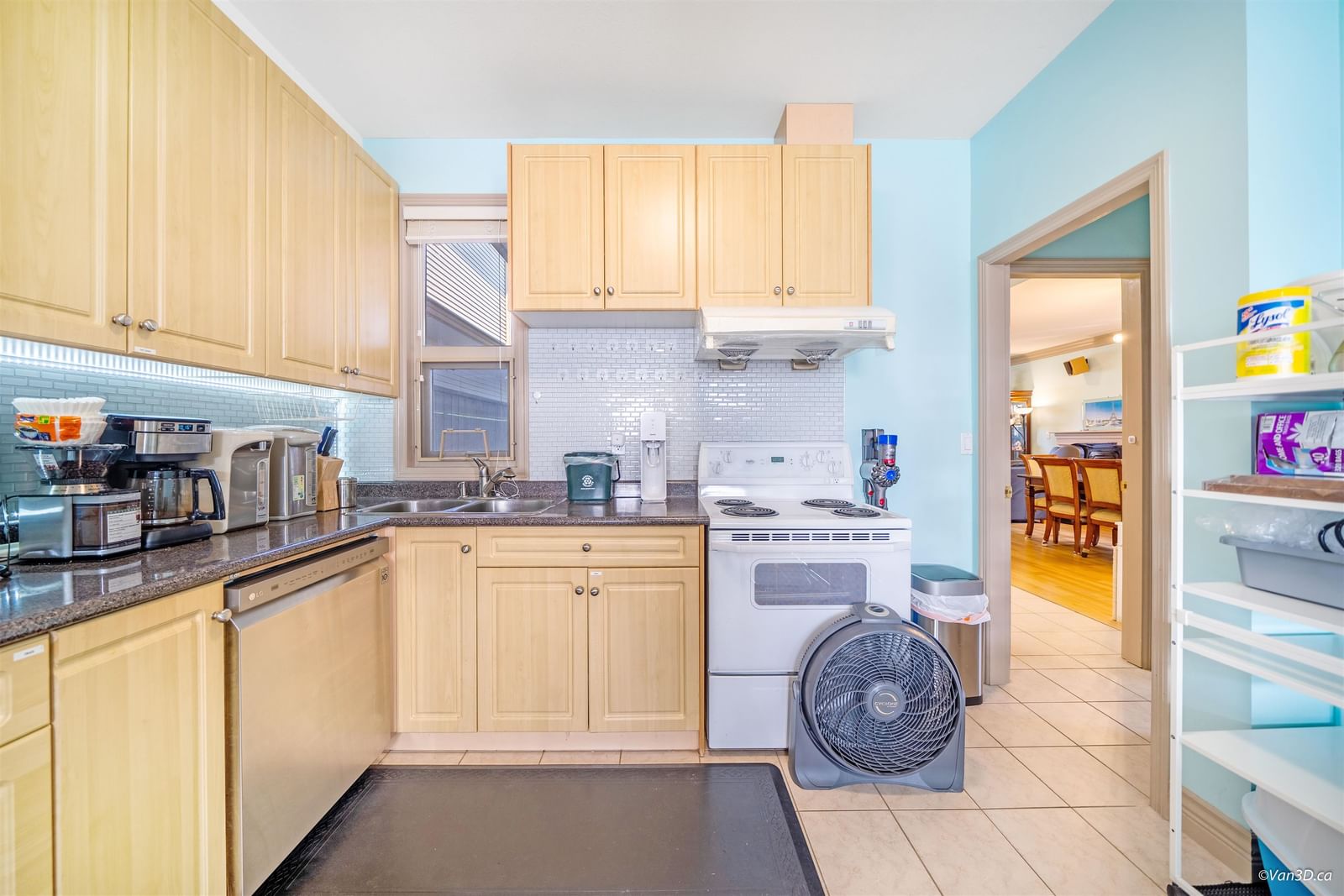 Listing Image 8