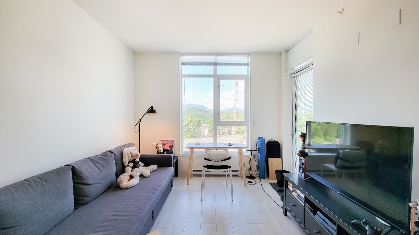 Listing Image 5
