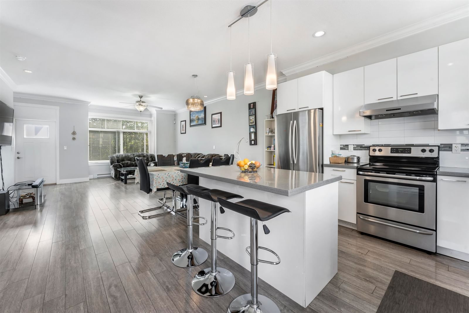 Listing Image 14