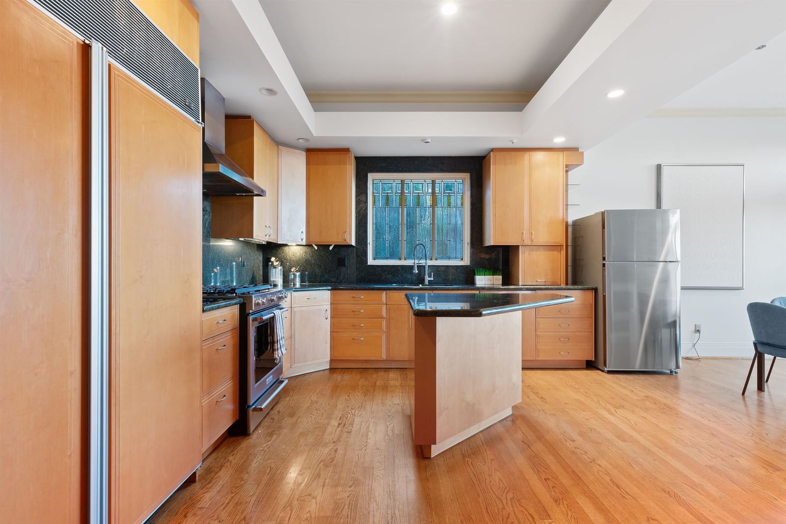 Listing Image 11
