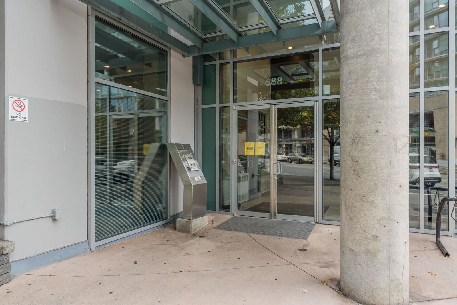 Listing Image 6
