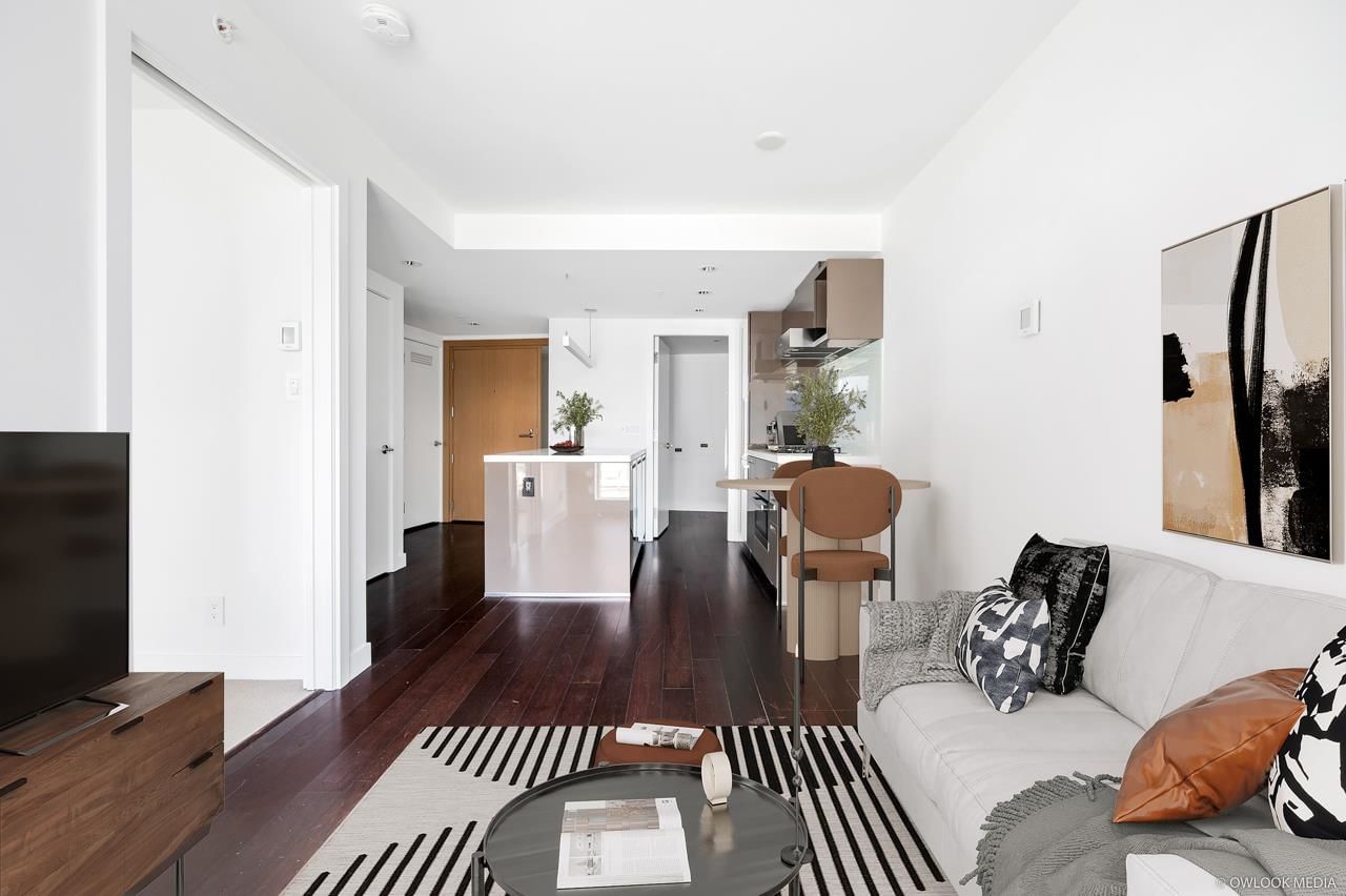 Listing Image 4