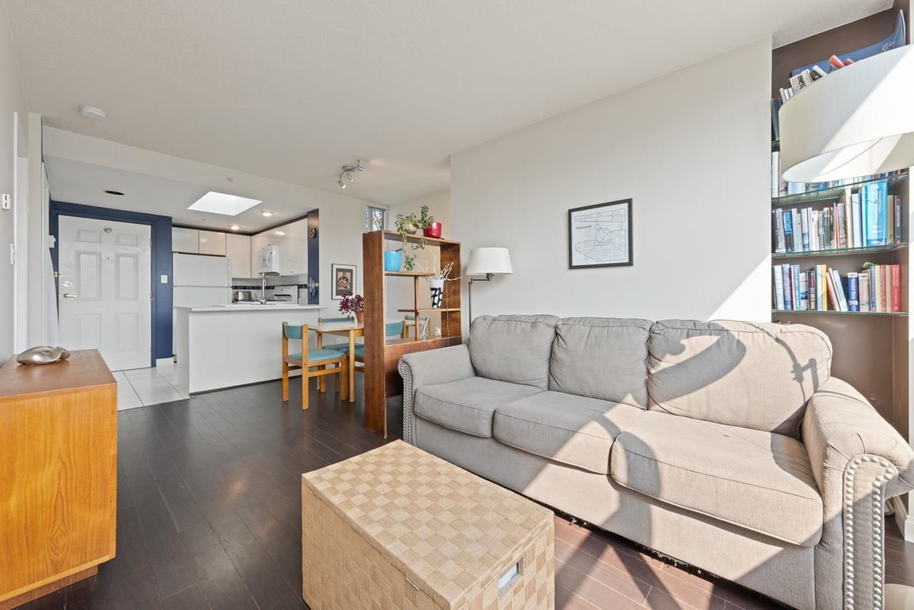 Listing Image 6