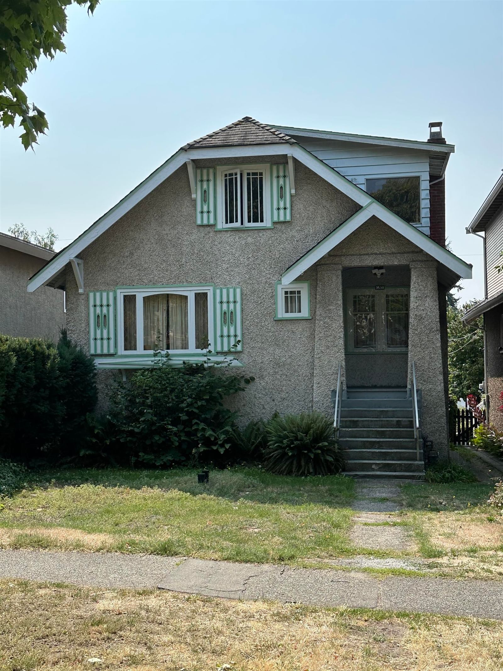 Listing Image 4