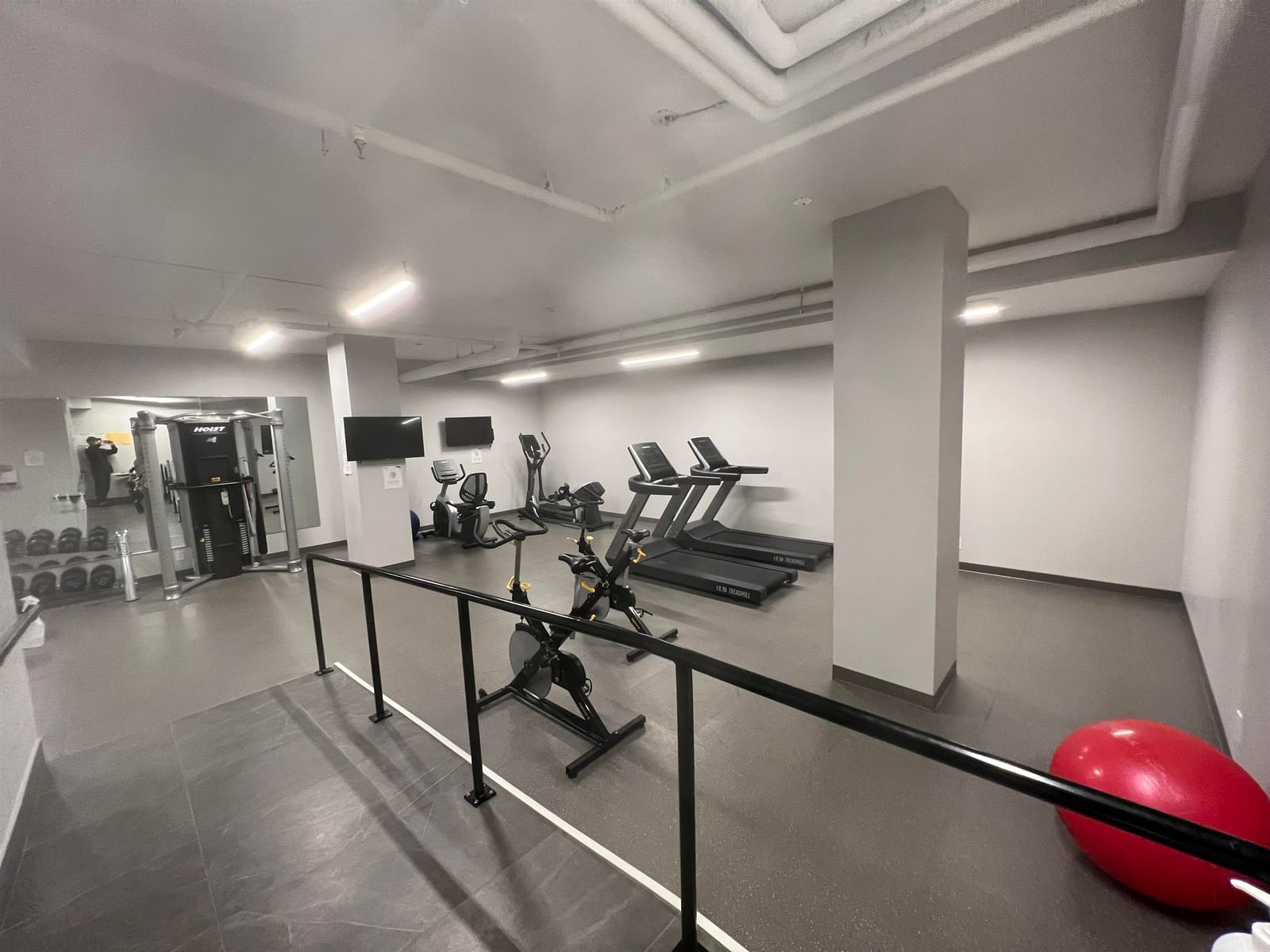 Listing Image 9