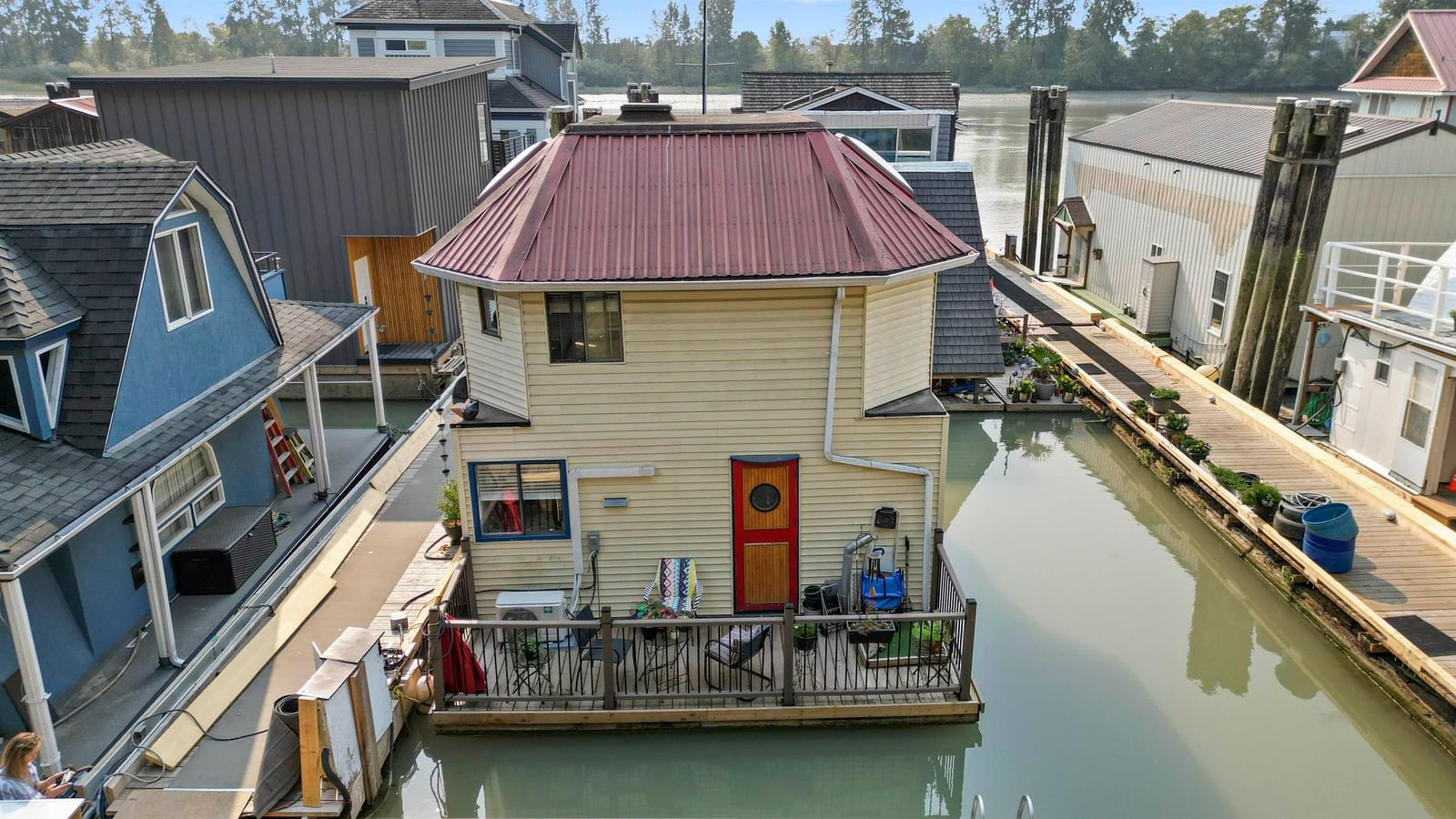 Listing Image 4