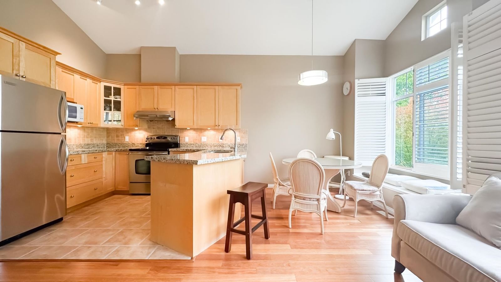 Listing Image 15