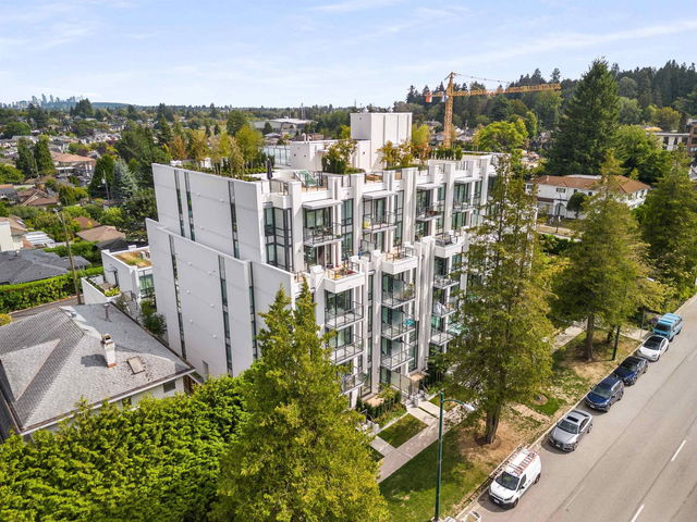 209 - 4240 Cambie Street