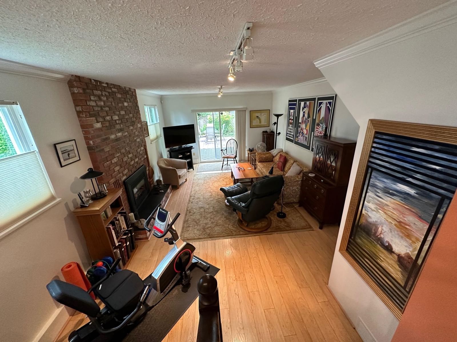 Listing Image 8