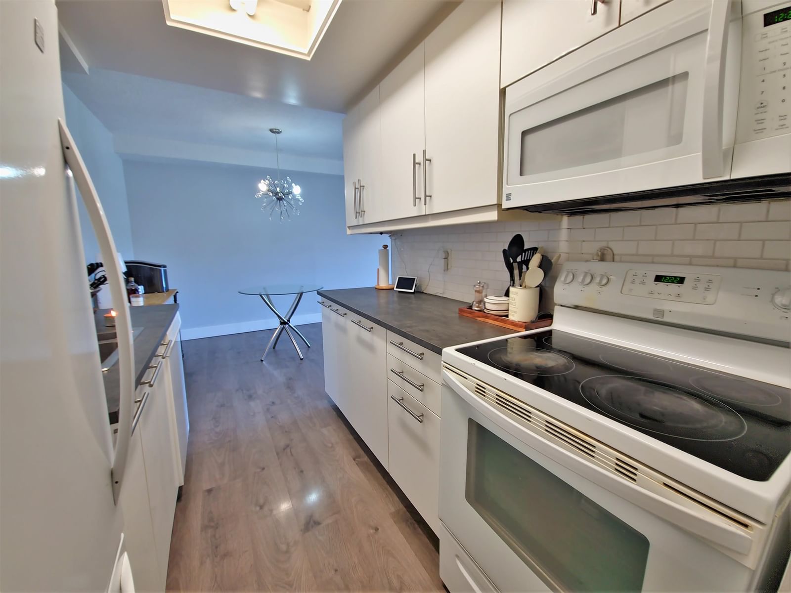 Listing Image 16