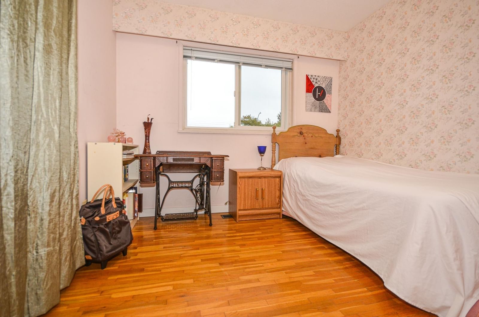 Listing Image 13