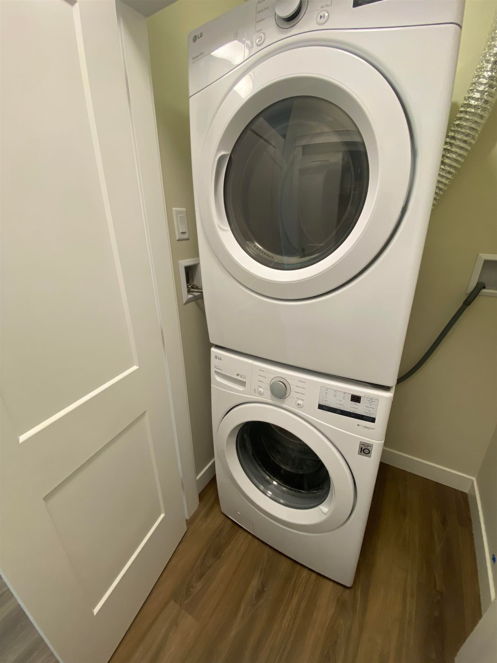 Listing Image 15