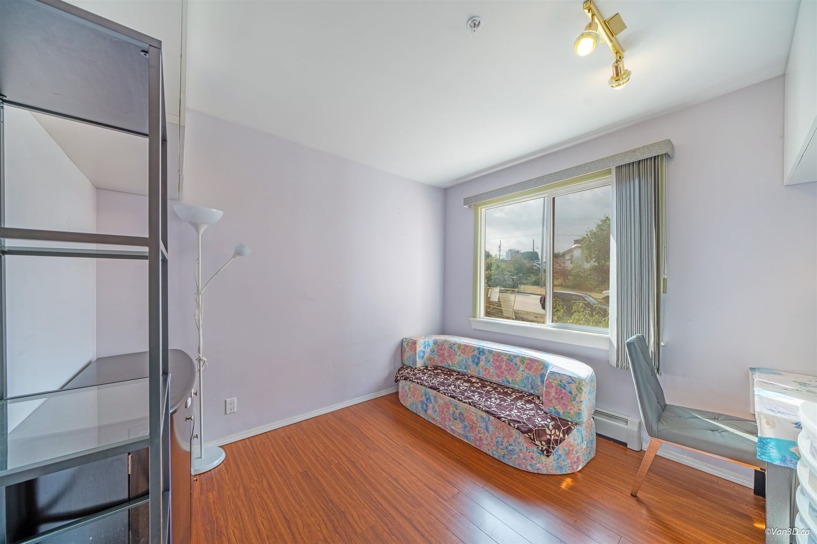 Listing Image 6