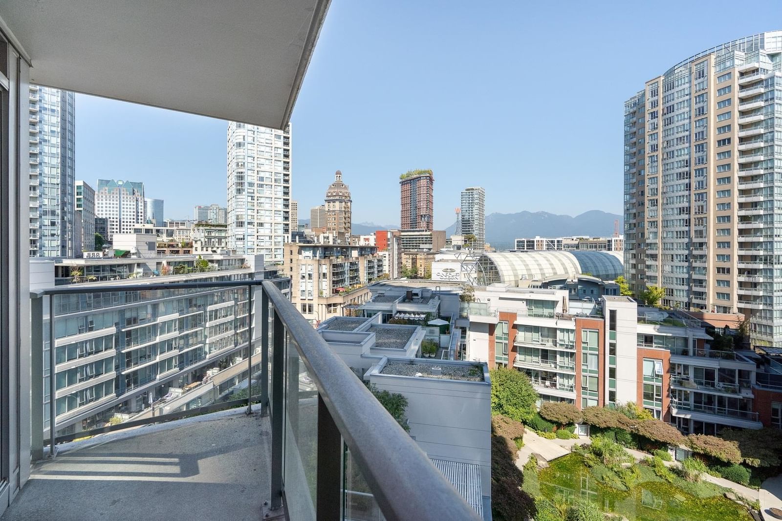 Listing Image 12