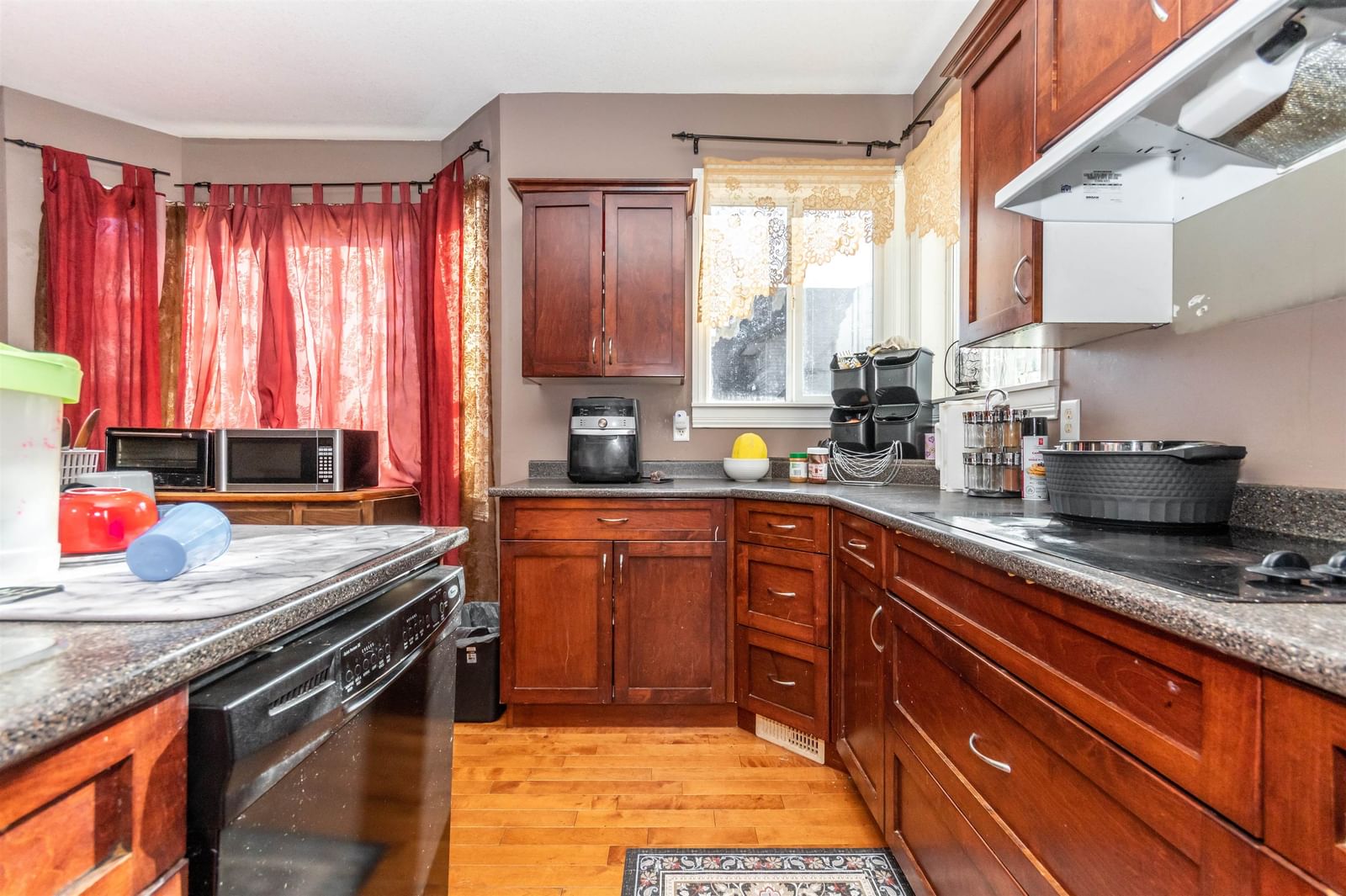 Listing Image 10