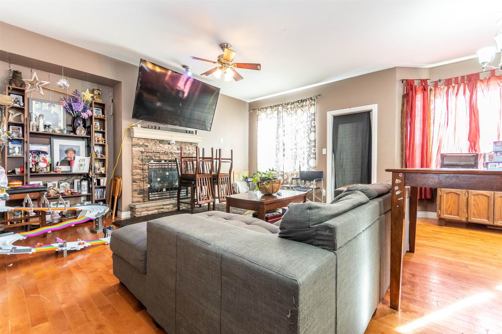 Listing Image 12