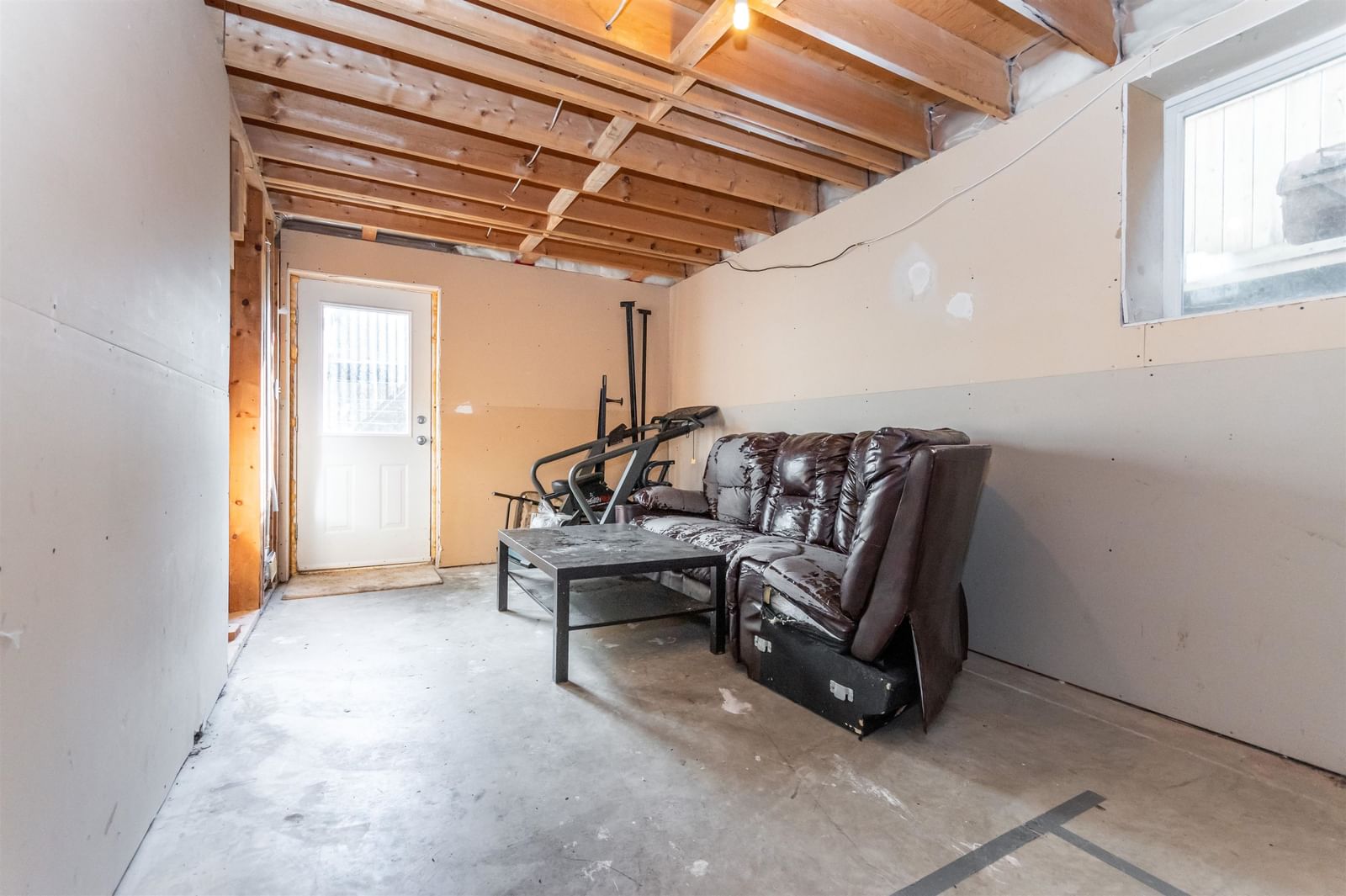 Listing Image 17