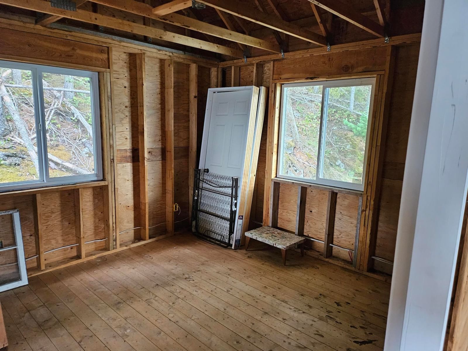 Listing Image 4
