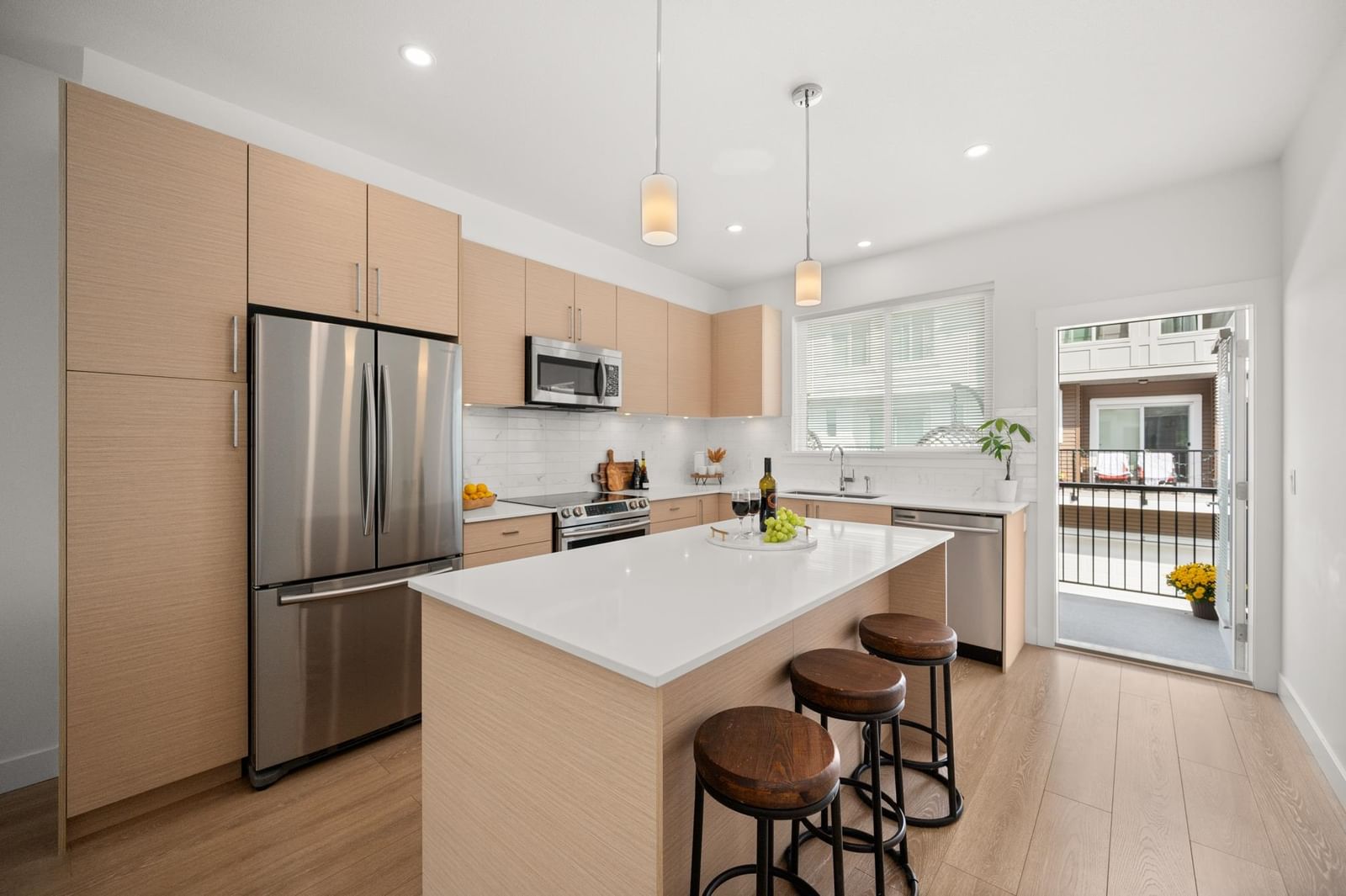 Listing Image 10